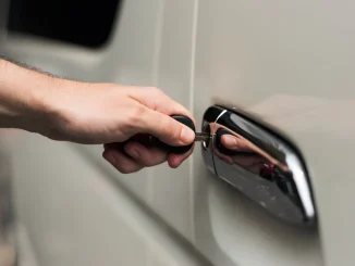 5 Situations When You Need an Auto Locksmith